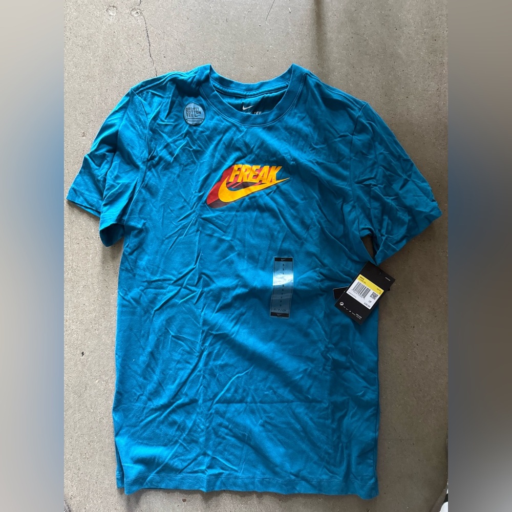NWT Nike "Freak" small t shirt